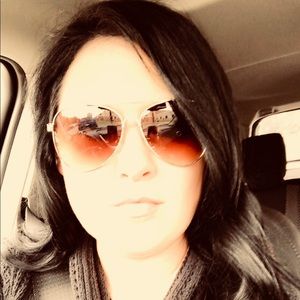 Meet your Posher, Kari